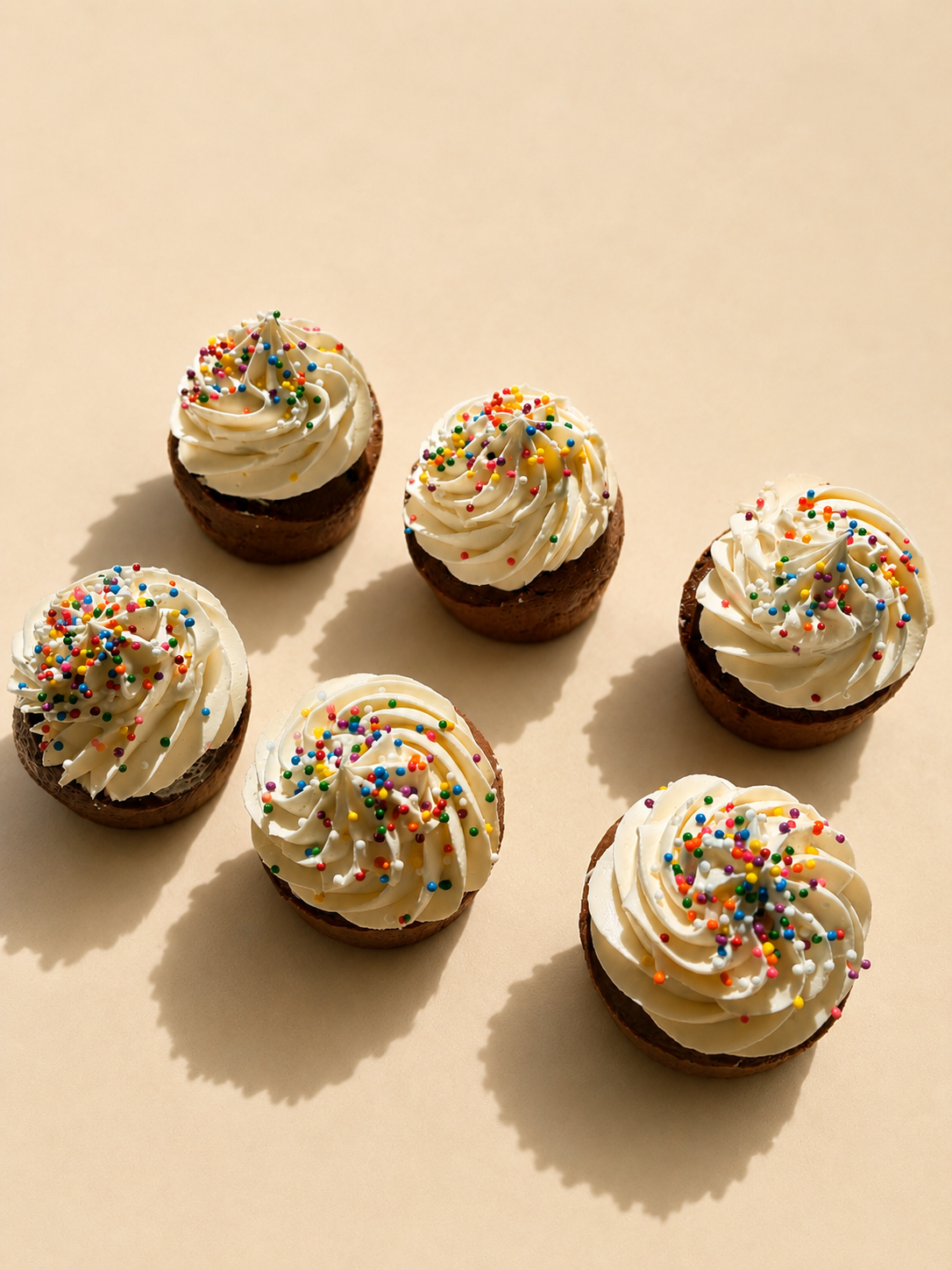 Chocolate Cupcake with Vanilla Frosting (6pcs)